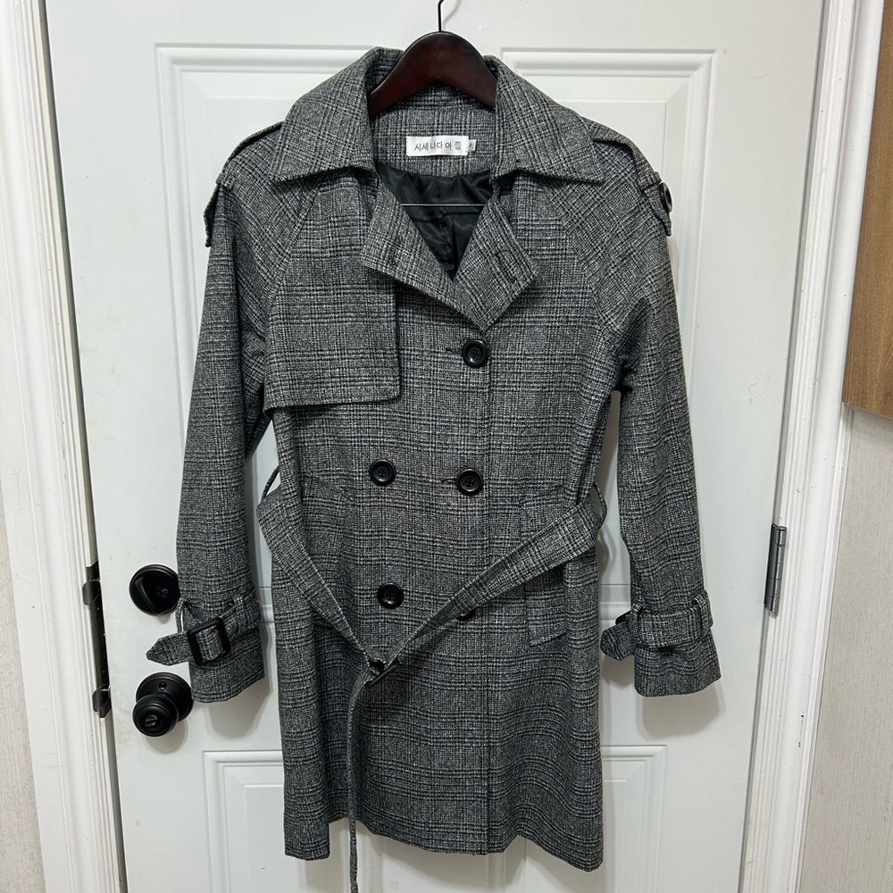 NWOT Women's Double Breasted Gray Trench Coat Epaulettes Strap Cuffs Buckle Belt